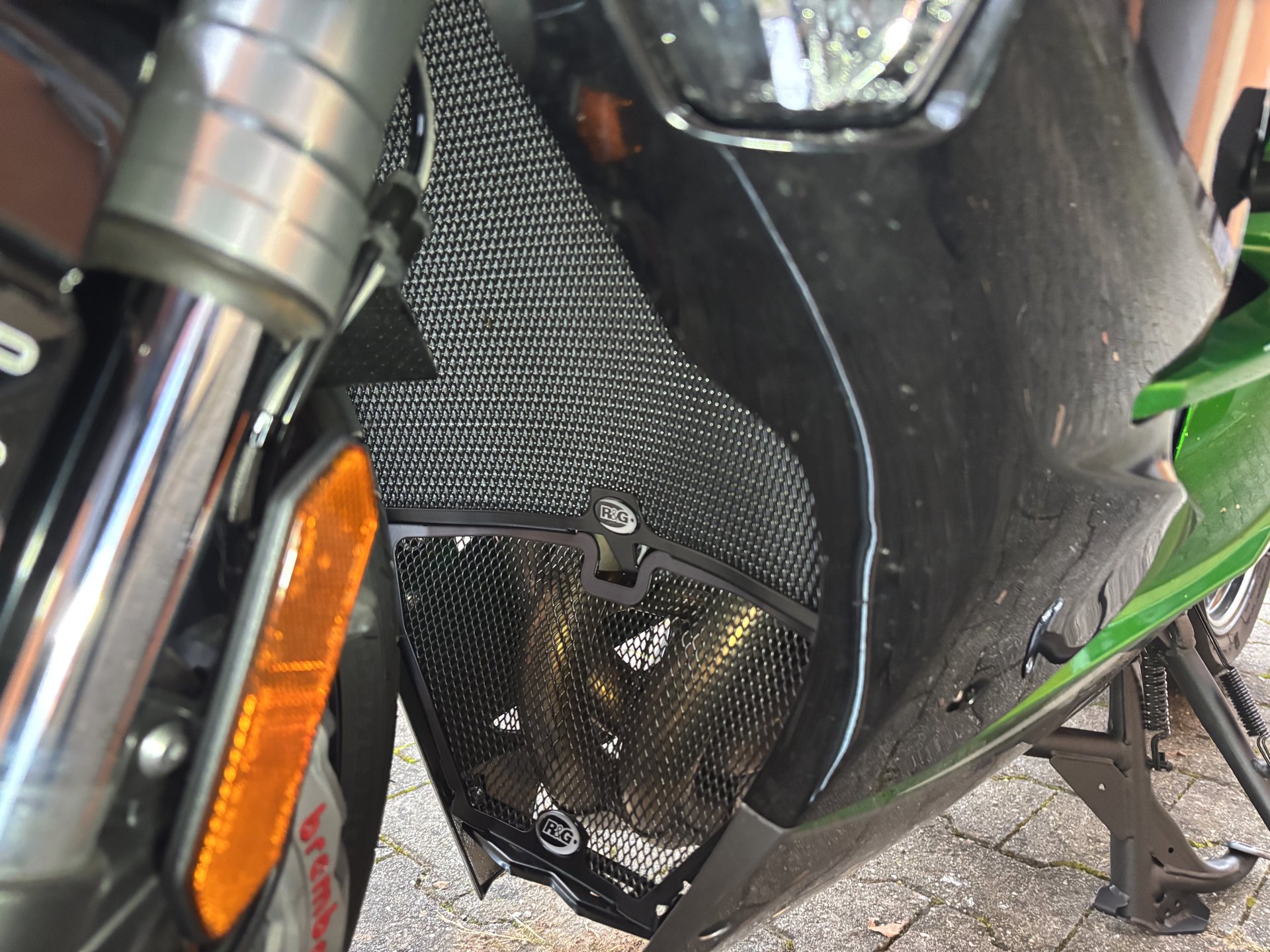 Kawasaki H2 SX SE - Installing R&G Racing Radiator and Downpipe Guards