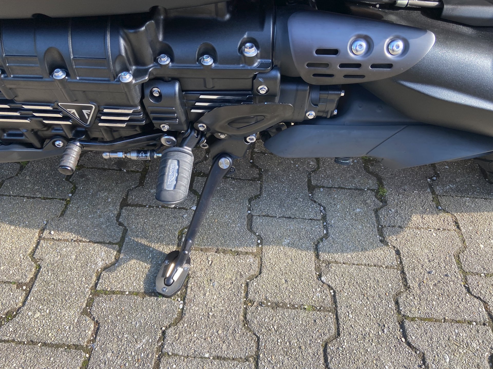 XRay side stand foot enlargement installation on Triumph Rocket 3 Storm R